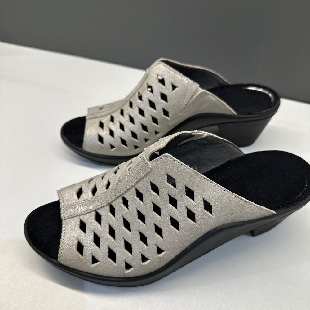 Romika "Mokassetta" Style Slide Sandal (Women's US 6-6.5 / EU 37)